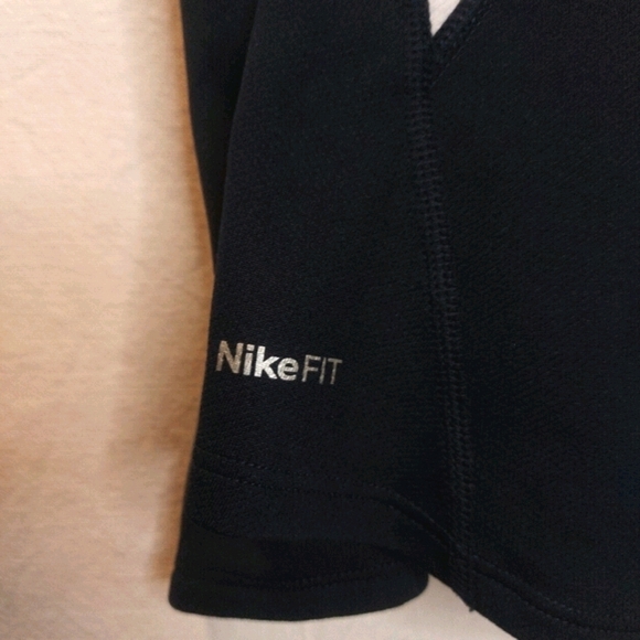 NIKE ♡ Ladies Long Sleeve Athletic Top - Picture 5 of 9